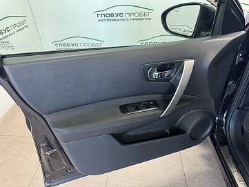 Nissan Qashqai, 2009г, передний привод, автомат