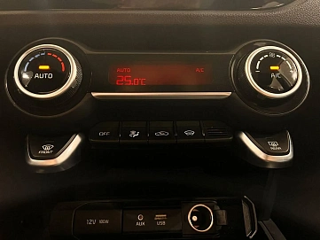 Kia Rio, 2018г, передний привод, автомат