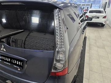 Mitsubishi Grandis, 2004г, полный привод, механика