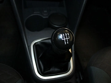 Volkswagen Polo, 2019г, передний привод, механика