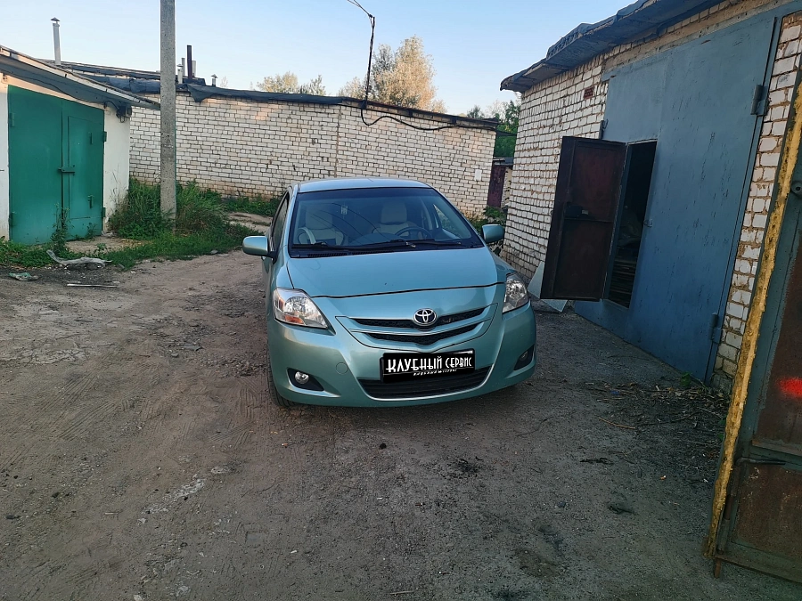 Toyota Yaris, 2008г., передний привод, автомат