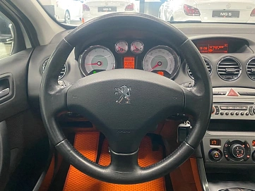 Peugeot 308, 2010г, передний привод, механика