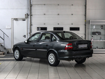 Opel Vectra, 1998г, передний привод, механика