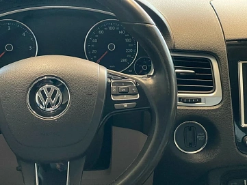 Volkswagen Touareg, 2012г, полный привод, автомат