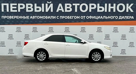 Toyota Camry, 2011г, передний привод, автомат