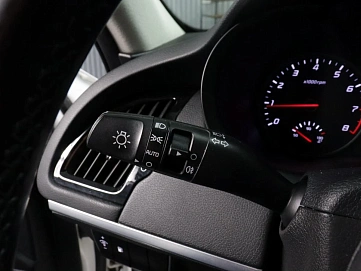 Kia Stinger, 2020г, задний привод, автомат