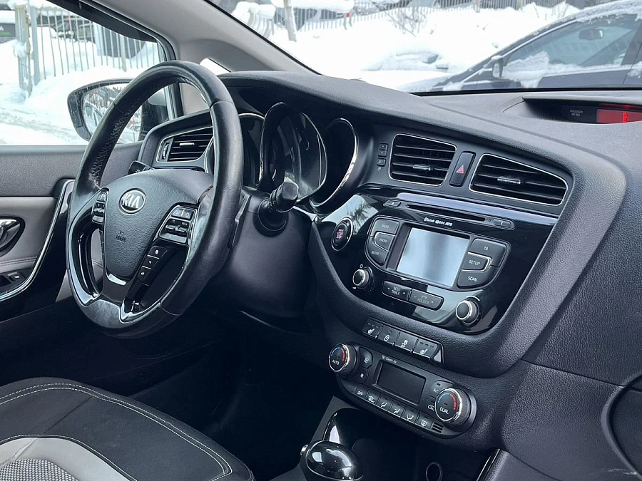 Kia Ceed, 2012г., передний привод, автомат