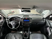 Volkswagen Tiguan, 2010г., полный привод, механика