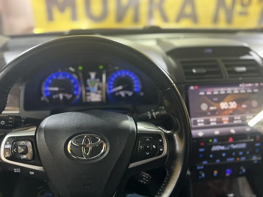 Toyota Camry, 2017г., передний привод, автомат