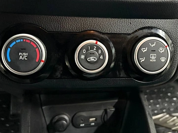 Kia Rio, 2015г, передний привод, автомат