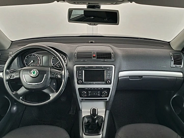 Skoda Octavia, 2011г, передний привод, механика