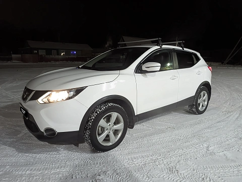 Nissan Qashqai, 2015г., полный привод, вариатор