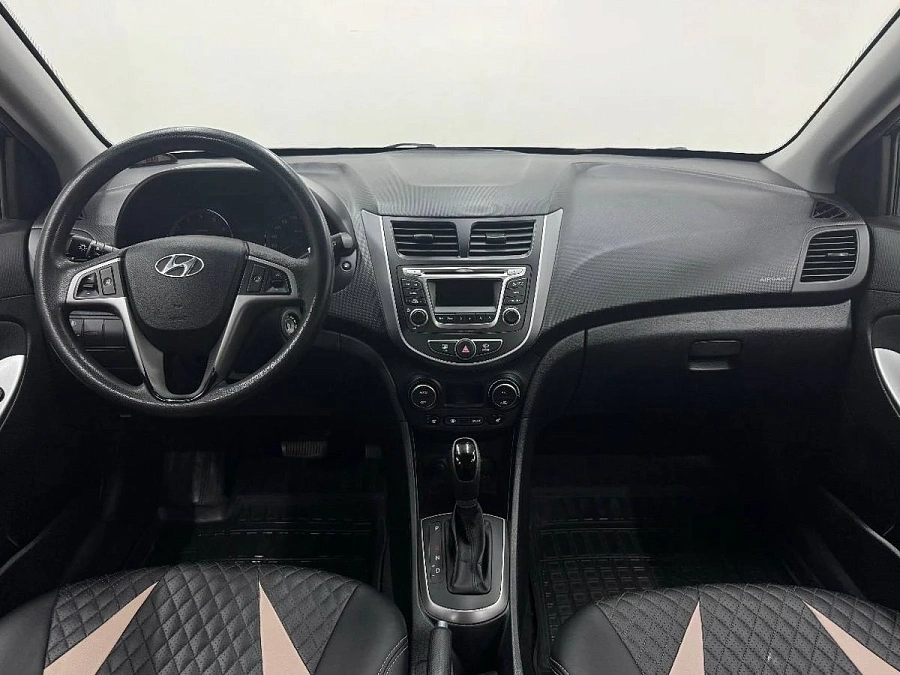 Hyundai Solaris, 2016г., передний привод, автомат