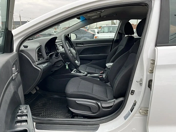 Hyundai Elantra, 2018г, передний привод, автомат