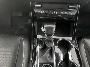 Kia , 2021г., полный привод, автомат