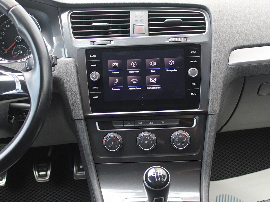 Volkswagen Golf, 2019г., передний привод, механика