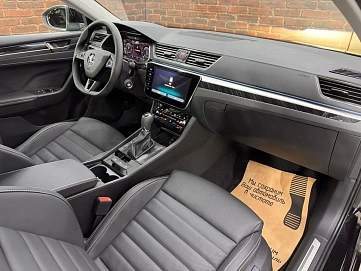 Skoda Superb, 2025г, передний привод, робот