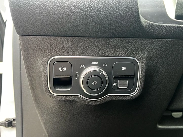 Mercedes-Benz GLB, 2020г, передний привод, робот