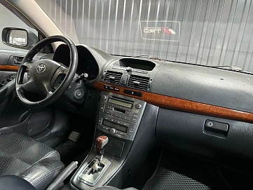 Toyota Avensis, 2004г, передний привод, автомат
