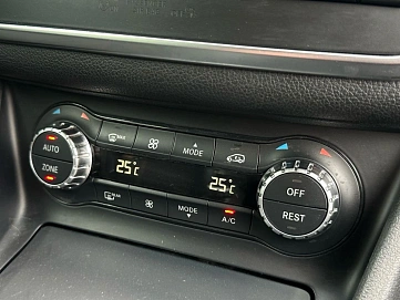 Mercedes-Benz , 2015г., полный привод, робот