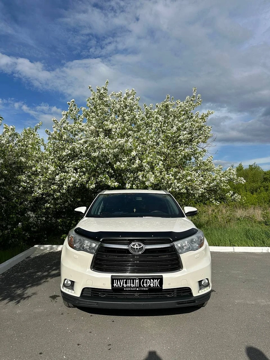 Toyota Highlander, 2015г., полный привод, автомат