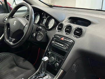 Peugeot 308, 2011г, передний привод, автомат
