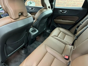Volvo XC60, 2024г, полный привод, автомат