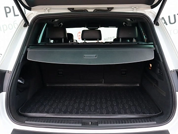Volkswagen Touareg, 2015г, полный привод, автомат