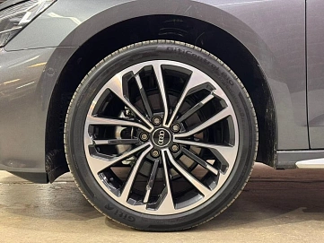 Audi , 2025г., передний привод, робот