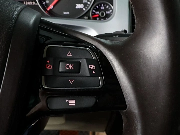 Volkswagen Touareg, 2011г, полный привод, автомат