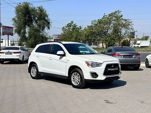 Mitsubishi ASX, 2015г., передний привод, вариатор