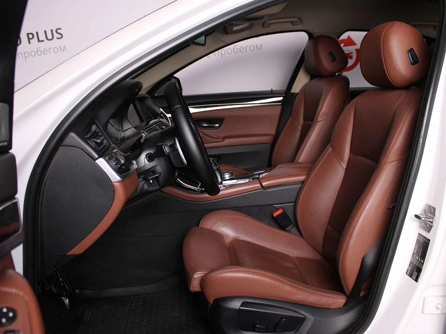 BMW 5 серии, 2015г., задний привод, автомат