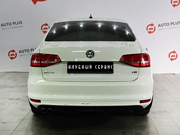 Volkswagen Jetta, 2015г, передний привод, робот