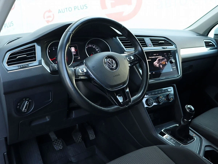 Volkswagen Tiguan, 2019г., передний привод, механика