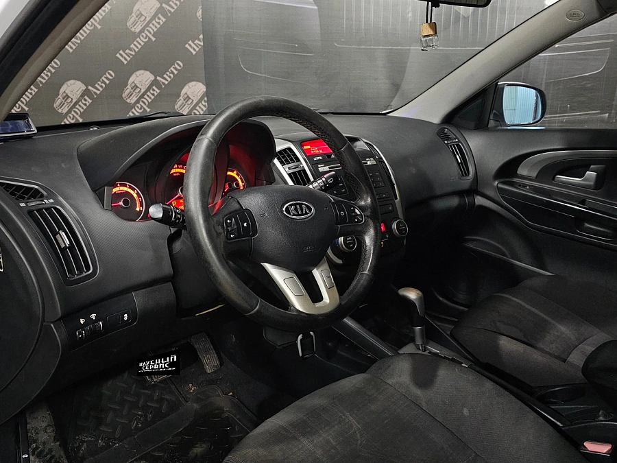 Kia Ceed, 2011г., передний привод, автомат