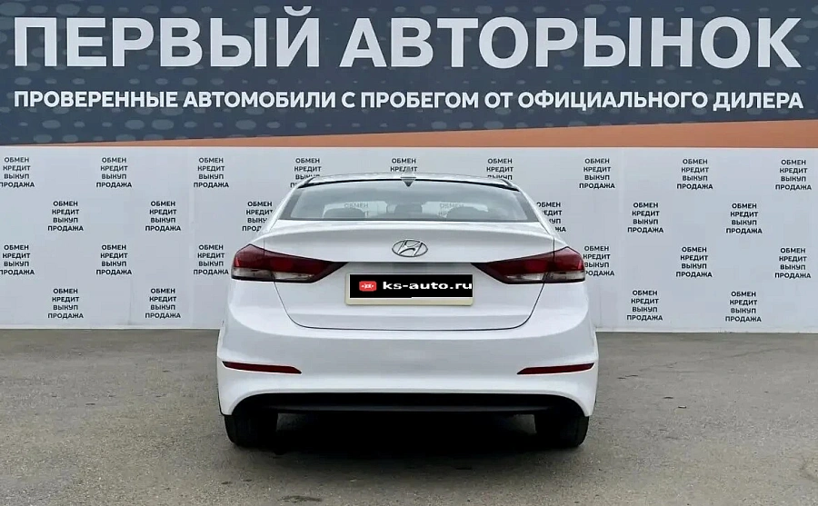 Hyundai Elantra, 2018г., передний привод, автомат