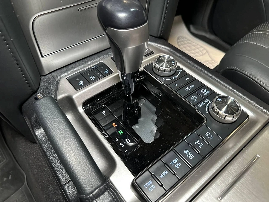Toyota Land Cruiser, 2020г., полный привод, автомат