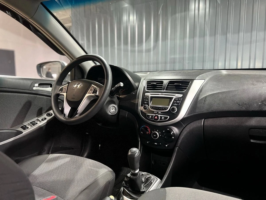 Hyundai Solaris, 2013г., передний привод, механика