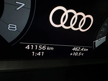 Audi Q3, 2021г, передний привод, робот