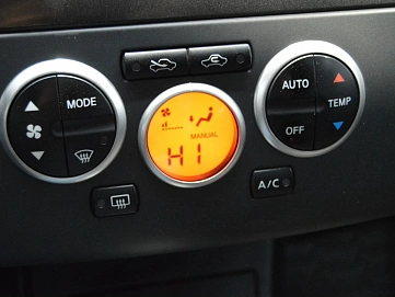 Nissan Tiida, 2013г, передний привод, автомат