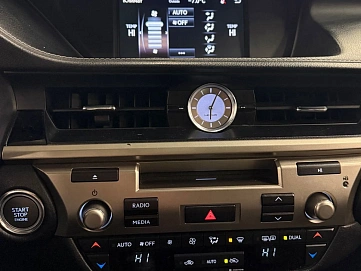 Lexus ES, 2015г, передний привод, автомат