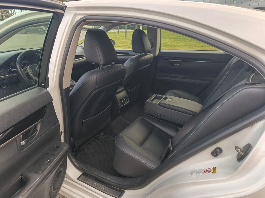 Lexus ES, 2013г., передний привод, автомат