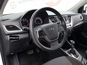 Hyundai Solaris, 2017г, передний привод, автомат