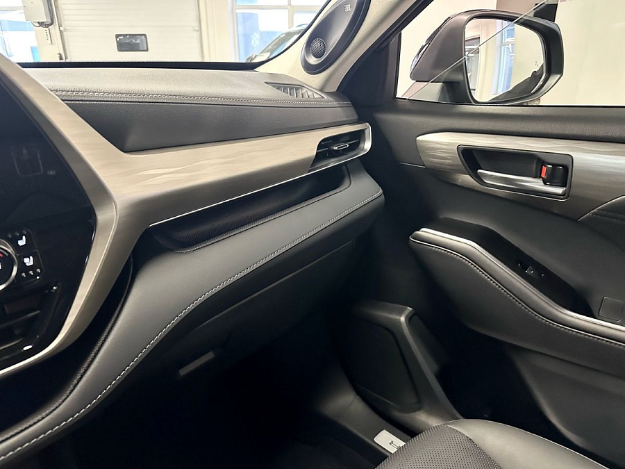 Toyota Highlander, 2025г., полный привод, автомат