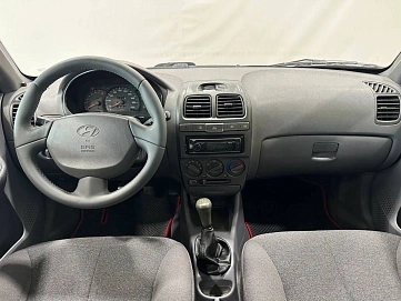 Hyundai Accent, 2004г, передний привод, механика
