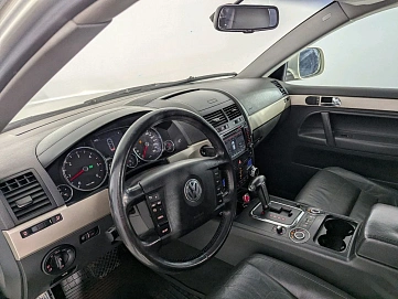 Volkswagen Touareg, 2009г, полный привод, автомат