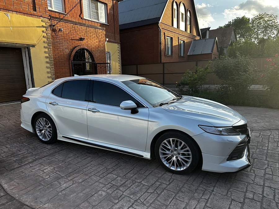 Toyota Camry, 2019г., передний привод, автомат