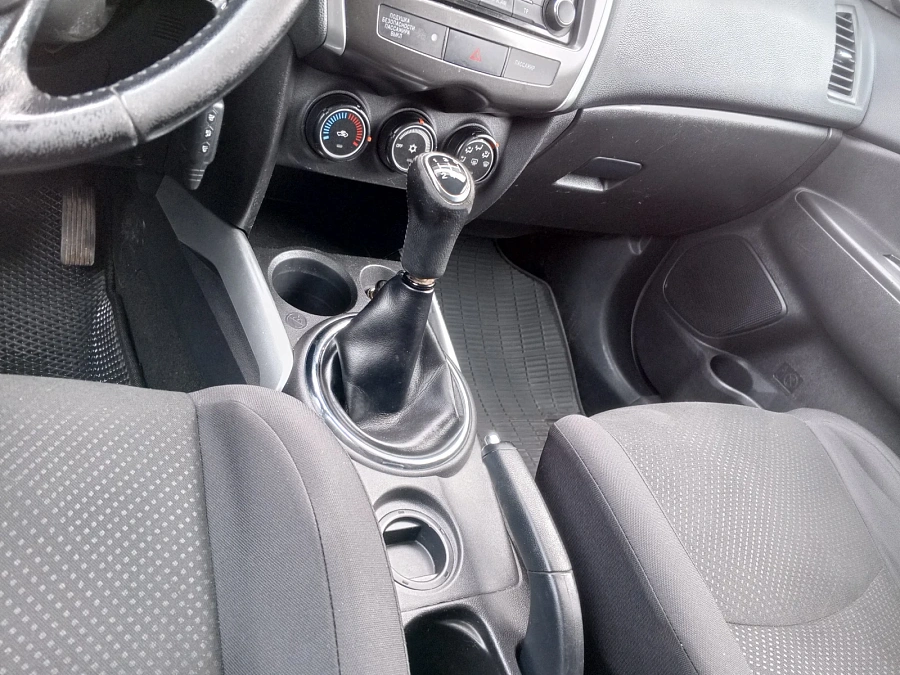 Mitsubishi ASX, 2012г., передний привод, механика