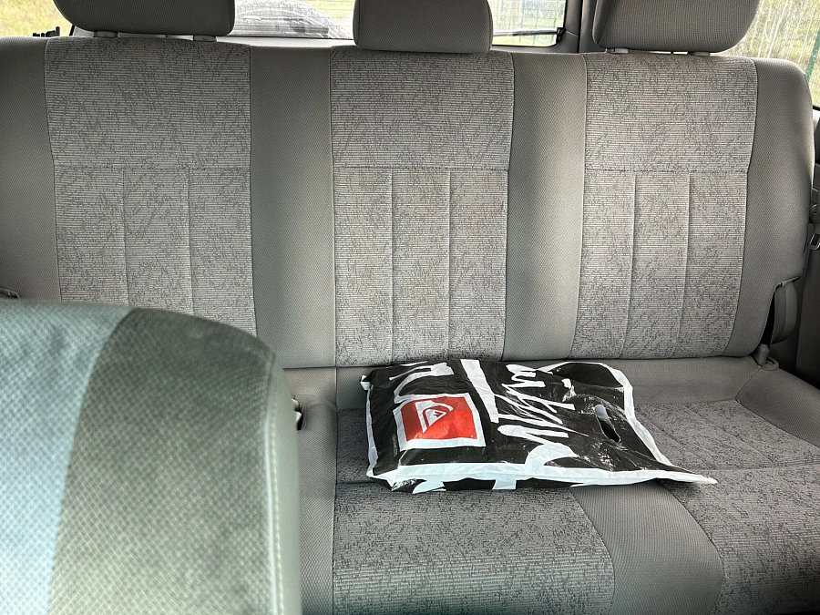 Toyota Land Cruiser, 2005г., полный привод, механика
