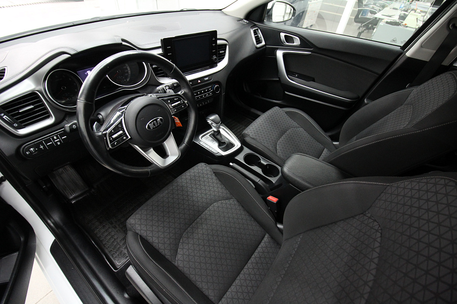 Kia Ceed, 2020г., передний привод, автомат